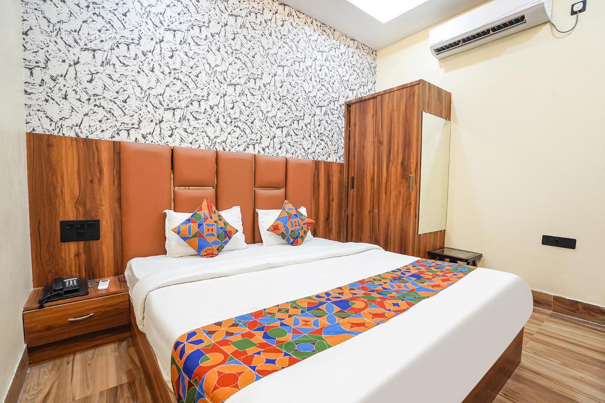 Fabhotel The Vrindavan Inn Exterior photo