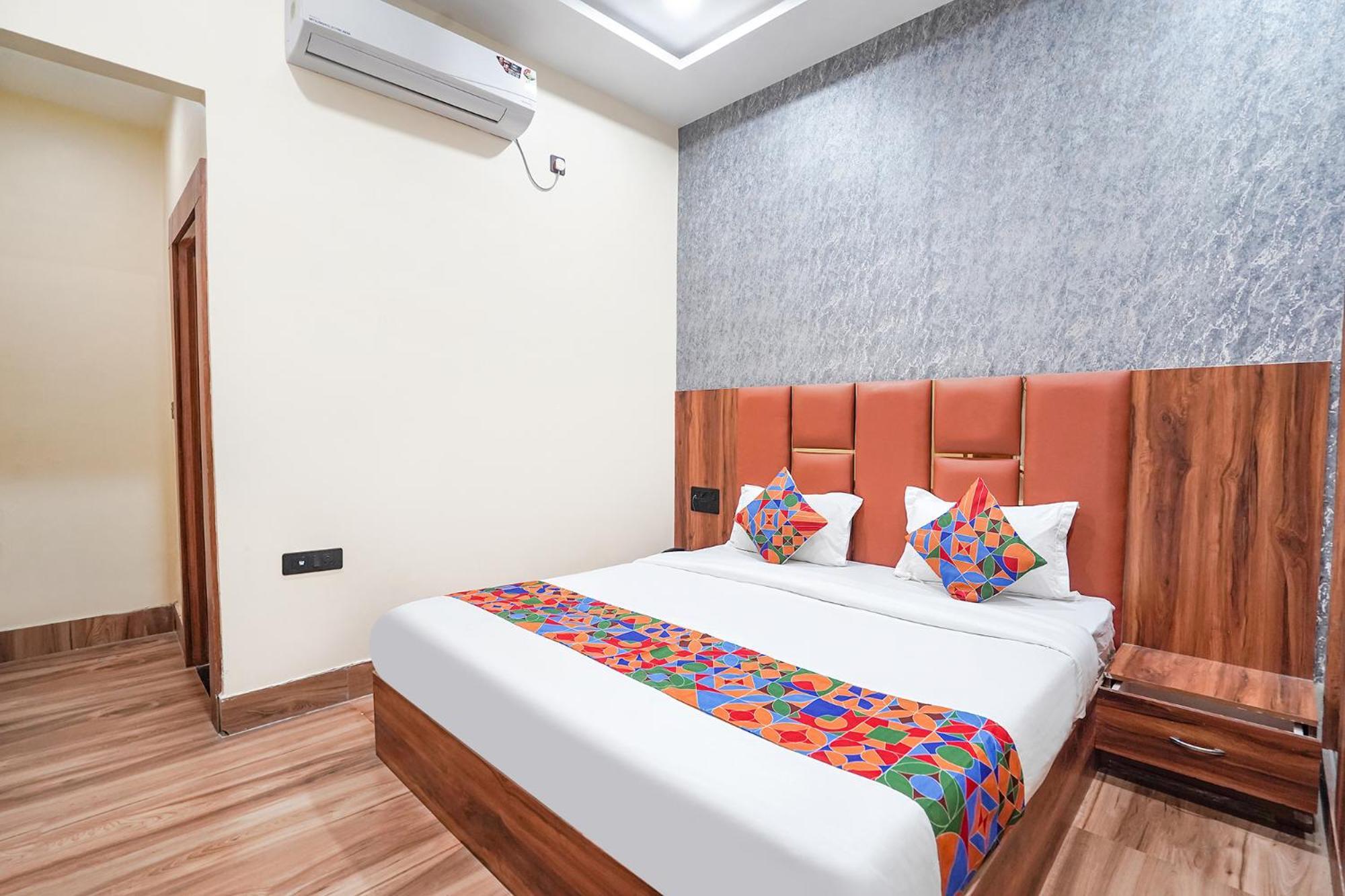 Fabhotel The Vrindavan Inn Exterior photo
