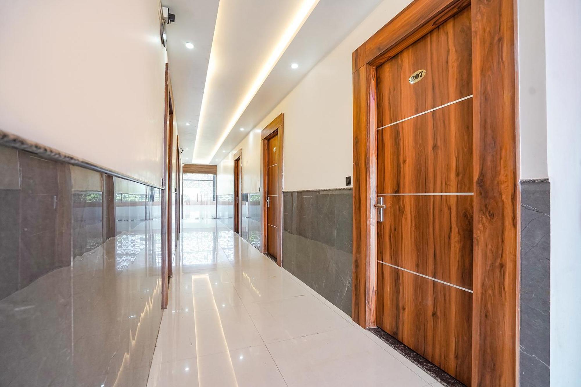 Fabhotel The Vrindavan Inn Exterior photo